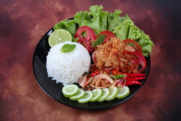  Jasmine rice with spicy fried chicken salad (Khao Yum Kai Zap in Thai)