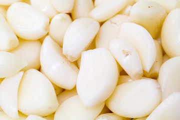 Peeled Garlic Cloves © lemanieh