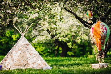 Decorative tent and balloon © pyrozenko13