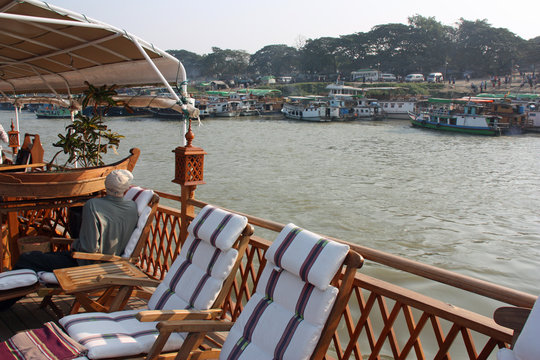 Navigation sur le fleuve Irrawaddy en Birmanie