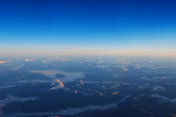 地平線　アメリカ上空