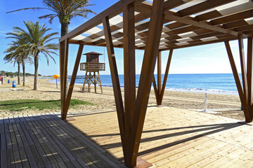 pueblo de Vinaros marquesina y playa al lado del mar en castellon de la plana valencia españa