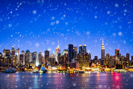 Fototapeta New York skyline im Winter mit Schnee
