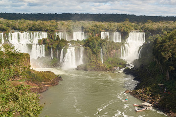 Iguaçu Wasserfälle der argentinischen Seite gesehen von der brasilianischen Seite