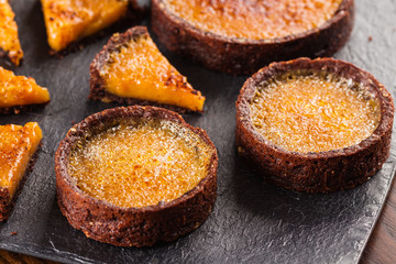 Creme brulee tart