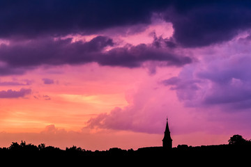 Obraz premium Silhouettes after the sunset