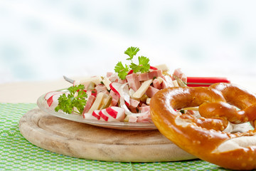 Wurst-Käse-Salat