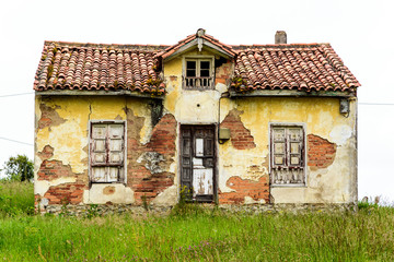 Verfallenes Haus am Jakobsweg in Spanien