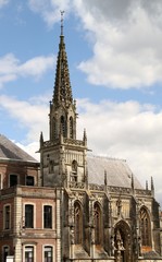 Obraz premium Kleine gotische Kirche in Frankreich