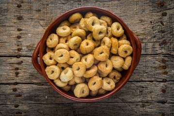 Traditional taralli snacks