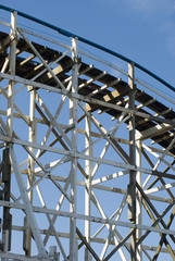Wooden roller coaster structure