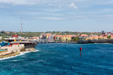 Fototapeta na wymiar Curacao and Pontoon Bridge