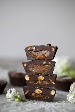 Chocolate Cups Filled With Date Caramel