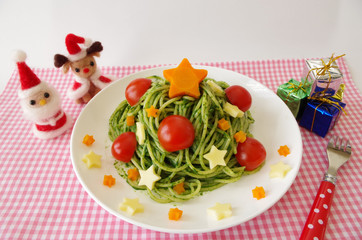 パスタのクリスマスツリー