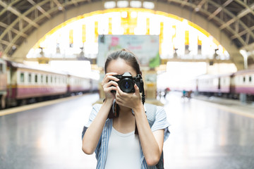 Naklejka premium Asian girl traveling