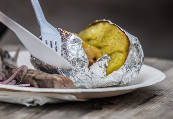 gesundheitsgefährdende Aluminiumfolie an Lebensmitteln