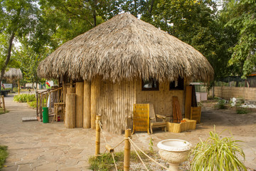 Hut with a roof of reeds.