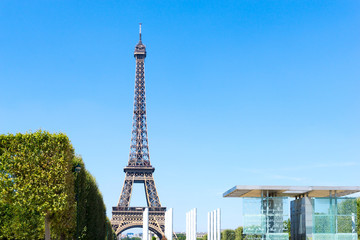 Fototapeta na wymiar PARIS, FRANCE - August 15, 2016 : Eiffel Tower, nickname La dame