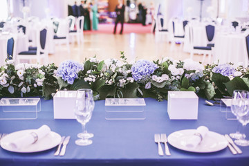  Details of a classic wedding presidium and table