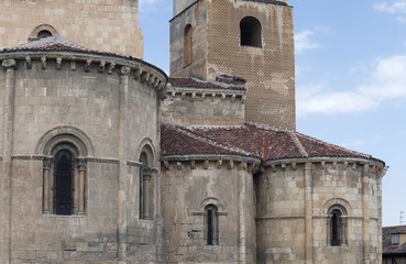 Fototapeta na wymiar Iglesia de San Millán , edificio de culto católico Segovia, Castilla y León.