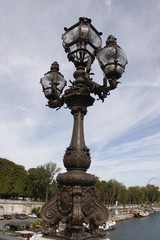 Fototapeta na wymiar Candélabre du Pont Alexandre III à Paris