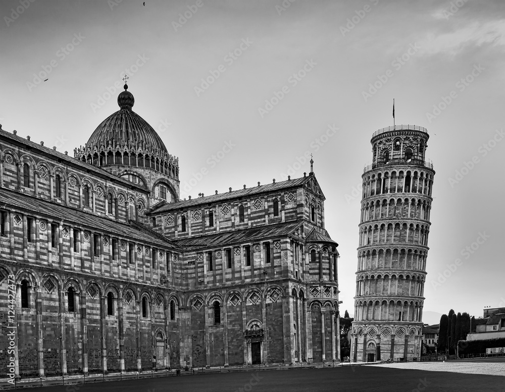 Wall mural pisa cathedral tower close bw