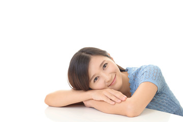 Obraz premium 笑顔で寛ぐ女性