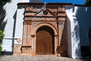 Fuerteventura, Isole, Canarie: il portone della chiesa di Nostra Signora della Regla, costruita tra...