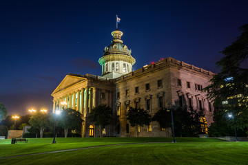 Fototapeta na wymiar The South Carolina State House in at night, in Columbia, South C