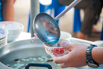  hand, Dessert of Thailand, Asian style dessert soup.