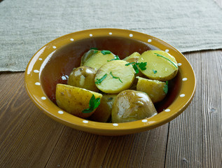 Herbelicious potato salad