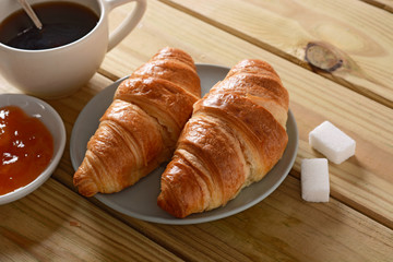 tradizionale croissant per la prima colazione