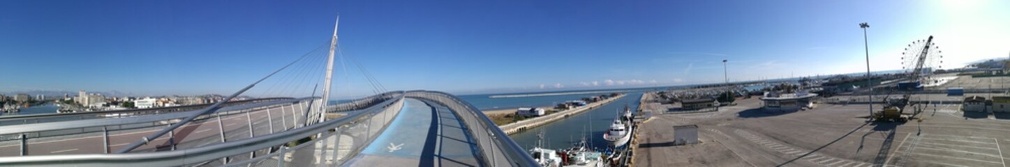 Fototapeta premium sea bridge pescara