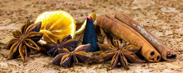 Räucherkerze, Sternanis © foto_tech