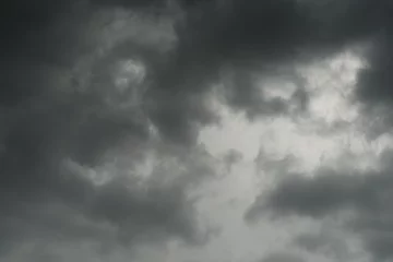 Papier Peint photo Lavable Ciel Nuage et orage noirs dramatiques