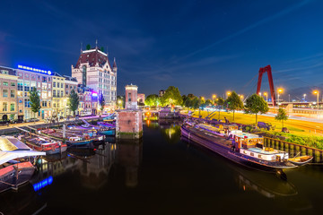 Wijnhaven with its historic ship yard dock and the Willemsbrug b