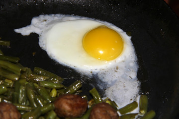 scrambled eggs with green beans