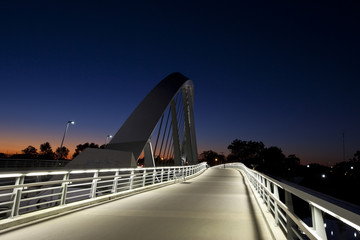 The Main Street Bridge in Columbus, Ohio offers a walkway for pedestrians.