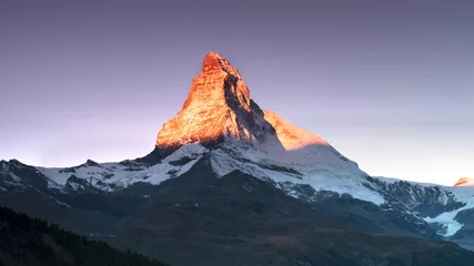 Foto auf Acrylglas Matterhorn Matterhorn bei den Sonnenaufgangsfarben