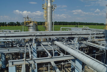 Chemical manufacturing plant construction