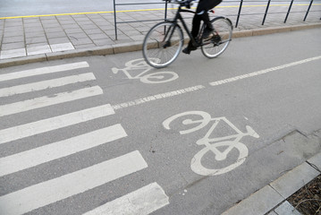 Fototapeta premium The cyclist on a track