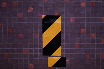 レッドモザイクタイル