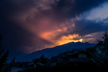 Obraz premium mountain landscape at sunset with colorful sky
