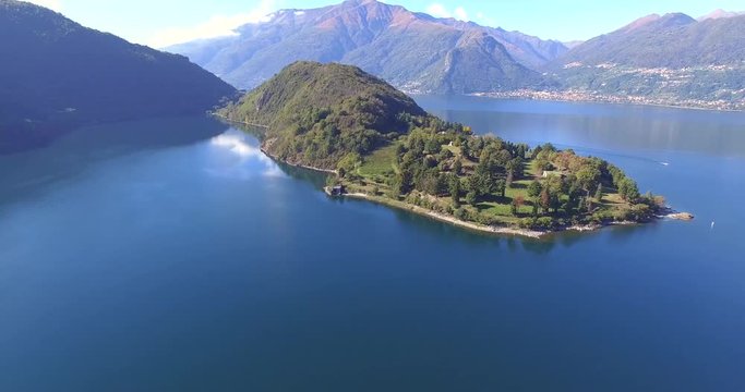 Aerial 4k - 
Penisola e baia di Piona - Lago di Como (IT) - Vista aerea verso sud 