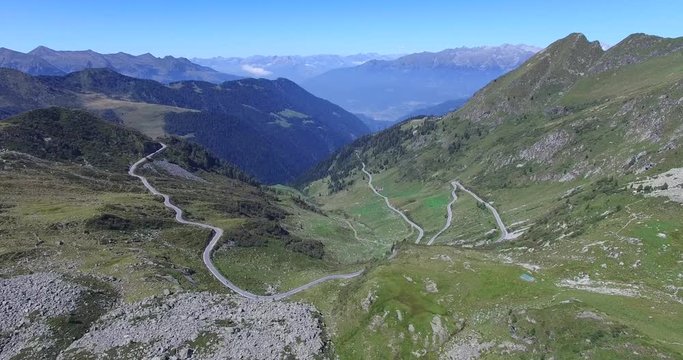 Strada per il Passo S.marco - Tornanti e traffico