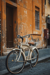 Fototapeta na wymiar Bicycle in Rome