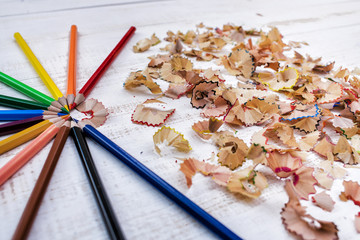 цветные карандаши