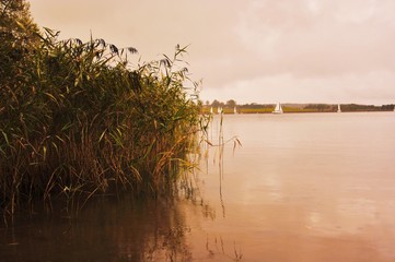 Jezioro o zachodzie słońca © Katarzyna