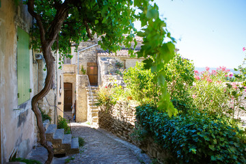Fototapeta na wymiar Old streets of Gordes, town in Provence, France