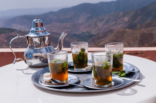 Grüner Tee mit Minze in Marokko